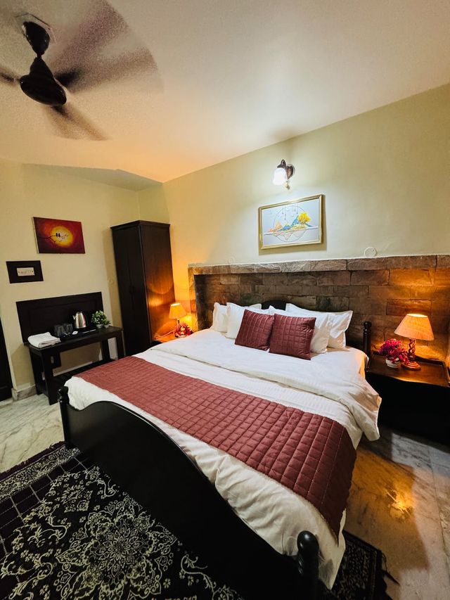 The Regalis Villa | Bedroom | Bathtub 