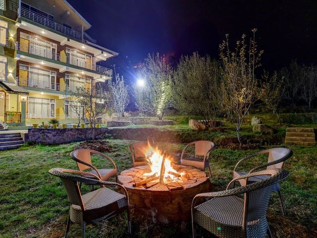 Family Suite with Apple Orchard & Mountain View