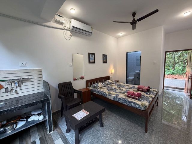 Studio Hideaway R4 free wifi, Couple Friendly