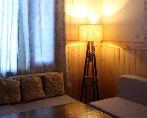 Him Aashrey Homestay | Rooms with Wi-Fi( Bliss stay)