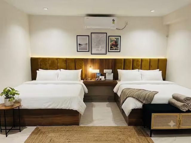 The Scarlet Family Suite by Pals | 2 Queen Beds